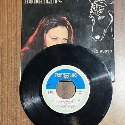 MARİA FERNANDA RODRİGUES - Cavalo Russo - Livre / Os Teus Olhos - Minhas Maos